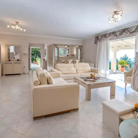 Вилла Paxoi Serene Oasis - Mylos Mediterranean Charm Arvanitakeika